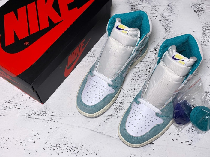 Air Jordan 1 Retro High OG “Turbo Green” 555088-311