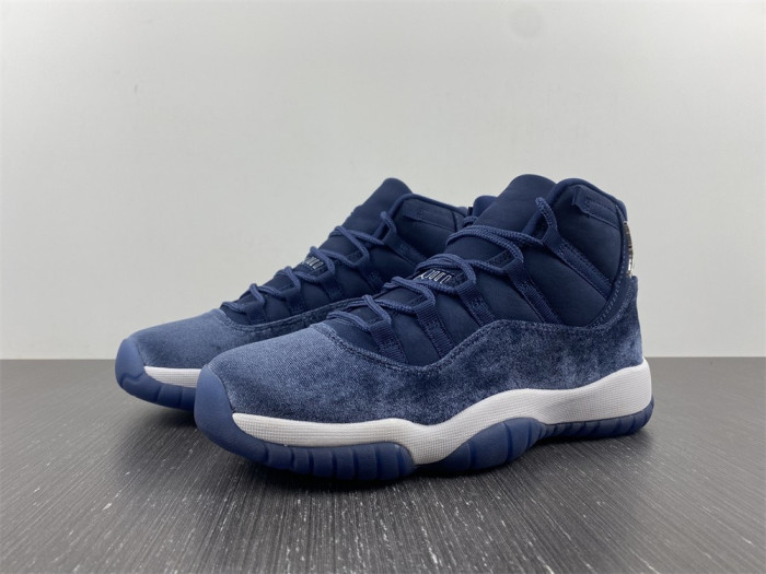 AIR JORDAN 11 VELVET WMNS “MIDNIGHT NAVY” AR0715-441