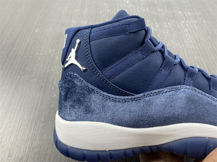 AIR JORDAN 11 VELVET WMNS “MIDNIGHT NAVY” AR0715-441