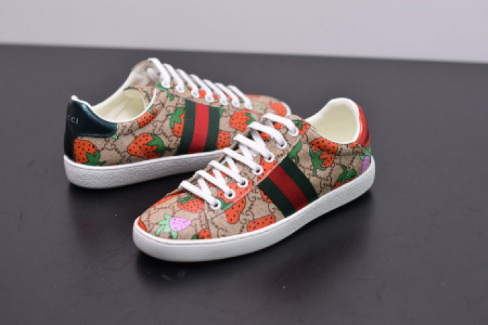G*u*i ace embroidered low-top sneaker 431920 dopeo 9064