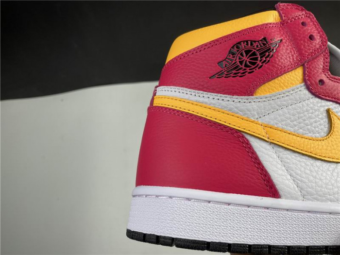 Air Jordan 1 High OG“Light Fusion Red” 555088-603