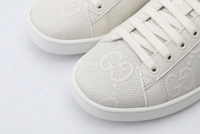 G*u*i low-top sneaker