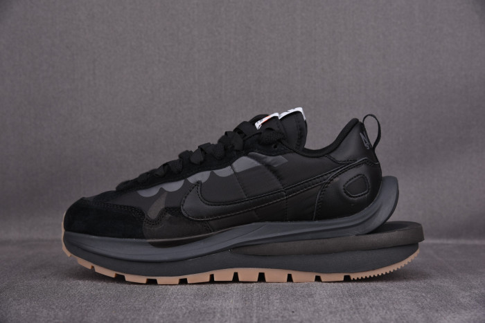 Nike Sacai x VaporWaffle ‘Black Gum DD1875 001
