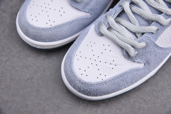 Sean Cliver x Dunk Low SB DC9936-100